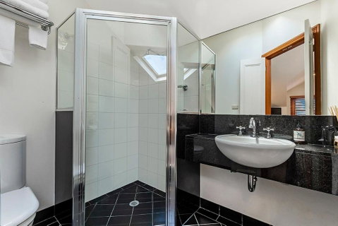 Sandstone Suites - In The Heart Of Port Fairy - New South Wales Tourism  3