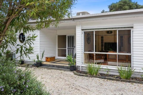 SANDY ANN At Lonnie - New South Wales Tourism  1