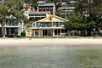 Sandy Beach House Corlette Unit 1 Waterfront WI-FI Aircon with New South Wales Tourism 