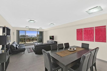 Sandy Cove Apartment The Entrance 46 with New South Wales Tourism 