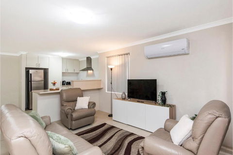 Serene Oasis - 3 Bedroom Getaway - New South Wales Tourism  0