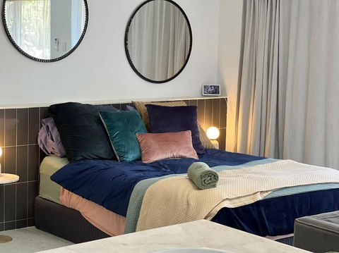 Sophisticated Spacious Self Contained Studio - New South Wales Tourism  0
