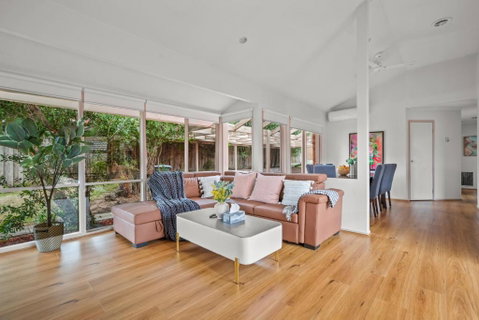 StayAU 3BRM Family Home Netflix Pet-Friendly - New South Wales Tourism  0