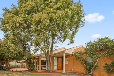 StayAU 3BRM Family Home Netflix Pet-Friendly - New South Wales Tourism  1