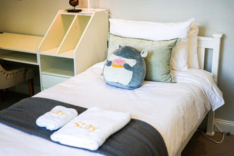 StayAU Spacious 4BR Family Home In Surrey Hills - New South Wales Tourism  1