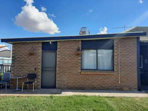 Sunshine Gardens Bourke Resort - New South Wales Tourism  3