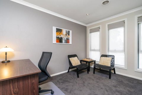 Superb 3BR Townhouse Near Town Centre - New South Wales Tourism  2