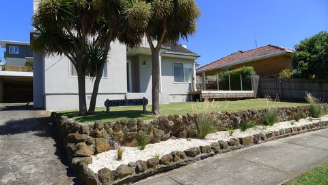 BEACHPOINT COTTAGE - New South Wales Tourism  2