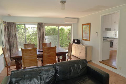 BEACHPOINT COTTAGE - New South Wales Tourism  3