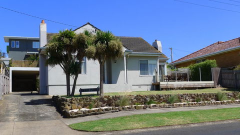 BEACHPOINT COTTAGE - New South Wales Tourism  0