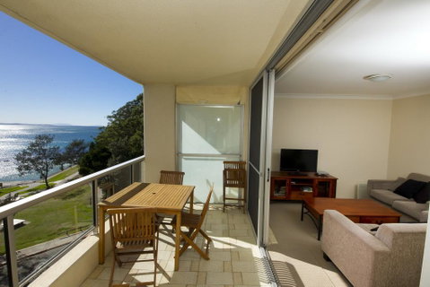 Beachpoint, Unit 402, 28 North Street - New South Wales Tourism  3