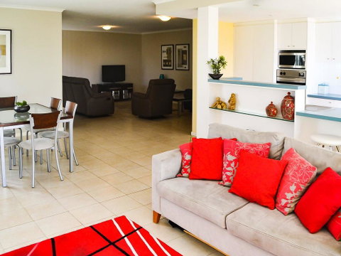 Beachside 4 With Airconditioning And Spa Bath - New South Wales Tourism  2