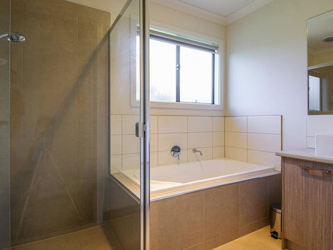 Beachside Bliss - New South Wales Tourism  3