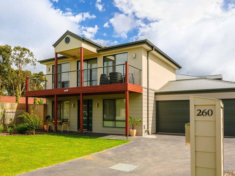 Beachside Bliss - New South Wales Tourism  0