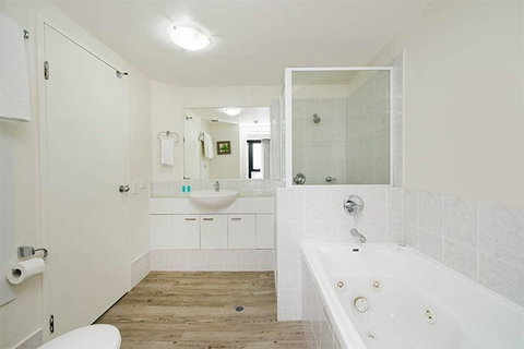 Beachside Neptune Resort Apt Upgraded! - New South Wales Tourism  0