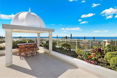 Beachside Resort Kawana Waters - New South Wales Tourism  0