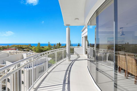 Beachside Resort Kawana Waters - New South Wales Tourism  2