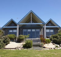 Bear Gully Coastal Cottages