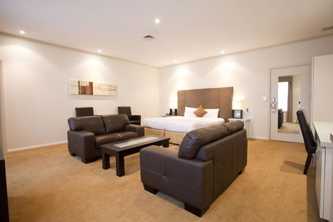 Beau Monde International - New South Wales Tourism  1