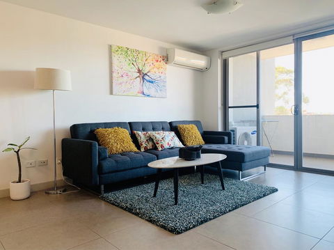 Beautiful Home Close To Shopping Mall And Train Hornsby - New South Wales Tourism  1