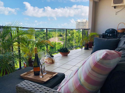 Beautiful Spacious City Apartment With Views Out To The Arafura Sea - New South Wales Tourism  0