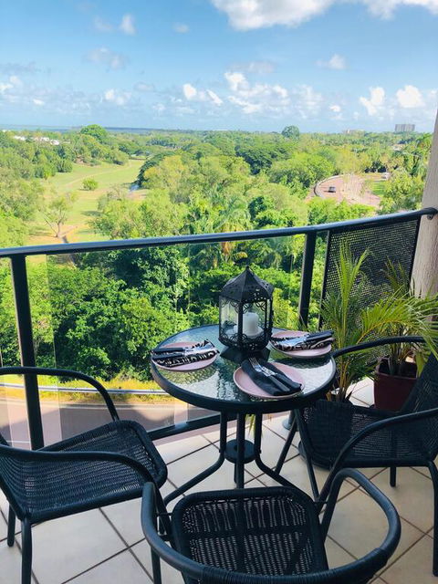 Beautiful Spacious City Apartment With Views Out To The Arafura Sea - New South Wales Tourism  3