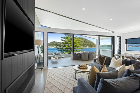 Beauty On Booker Bay - New South Wales Tourism  0