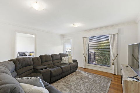 Bell Street Mansion 2-14 - New South Wales Tourism  3