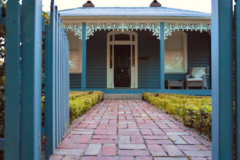 Belmont At Beechworth 2 Bedrooms, 2 Bathrooms, 2 Couples - New South Wales Tourism  1
