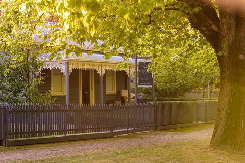 Belmont At Beechworth 2 Bedrooms, 2 Bathrooms, 2 Couples - New South Wales Tourism  0