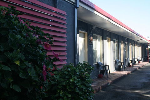 Benjamin Singleton Motel - New South Wales Tourism  0