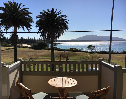 Bermagui Beach Hotel - New South Wales Tourism  0