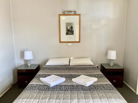 Bermagui Beach Hotel - New South Wales Tourism  3