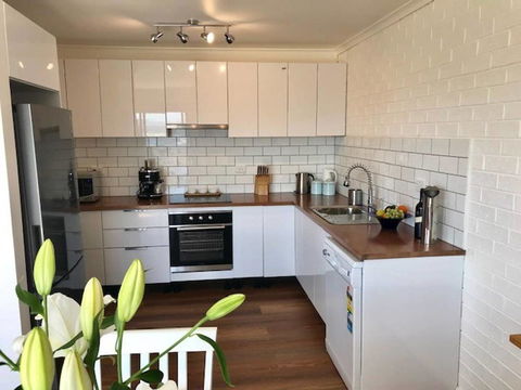 Bermagui Townhouse - New South Wales Tourism  3