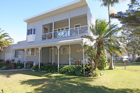 Berrara's Home Away From Home - New South Wales Tourism  0