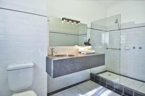 BEST WESTERN Geelong Motor Inn & Serviced Apartments - New South Wales Tourism  1