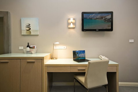 Best Western Sanctuary Inn - New South Wales Tourism  2