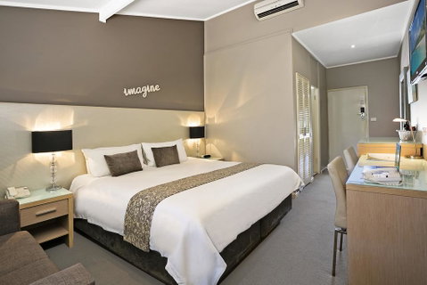 Best Western Sanctuary Inn - New South Wales Tourism  1