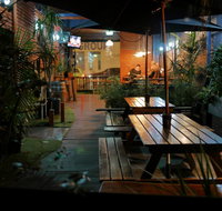 Bev and Mick's International Backpackers at Mcmahon's - New South Wales Tourism 