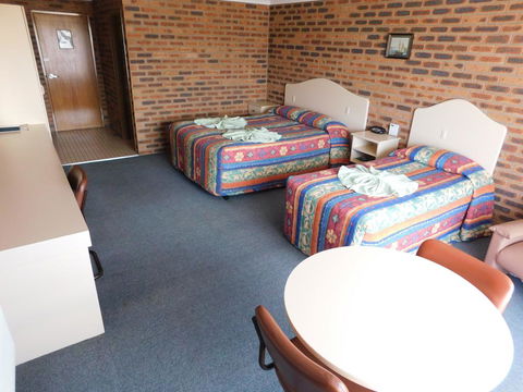 Big Trout Motel - New South Wales Tourism  1