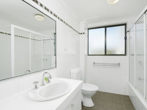 BILINGA GARDENS, UNIT 7 - New South Wales Tourism  1