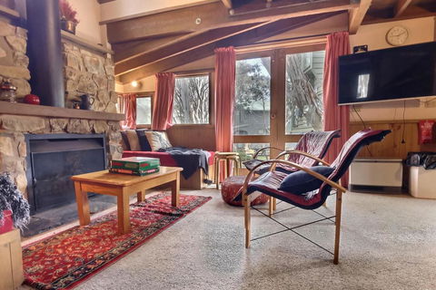 Bindi - Alpine Getaways's Chalet At Tower Rd - New South Wales Tourism  2