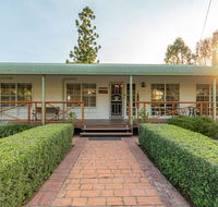 Birds 'n' Bloom Cottages - New South Wales Tourism 