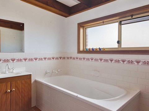 Birubi Beach House' 14 Campbell Avenue - Fantastic House And Close To The Surf Beach - New South Wales Tourism  2