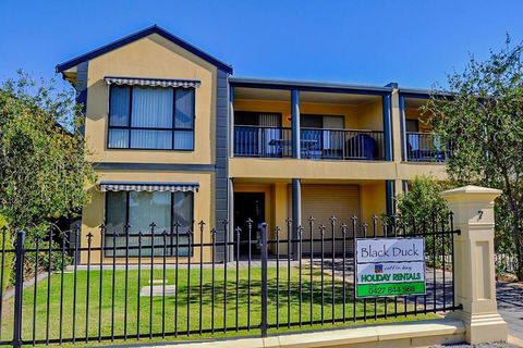 Black Duck - New South Wales Tourism  0