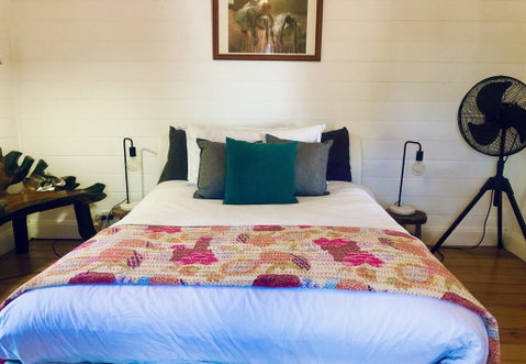 Blue Duck Cottage, Village Comfort, Fireplace - New South Wales Tourism  0