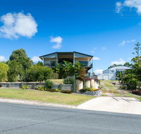 Blue Water Retreat - Upstairs  Downstairs