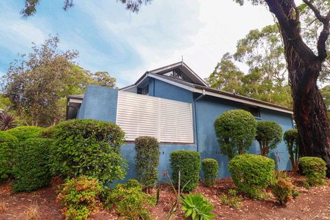 Bluewater Executive Villa In Raffertys Resort - New South Wales Tourism  1