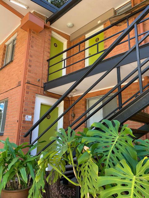 WARBURTON MOTEL - Where Mid-century Style Meets The Mountains - New South Wales Tourism  1