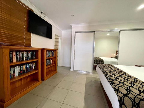 Western Heritage Motor Inn - New South Wales Tourism  3